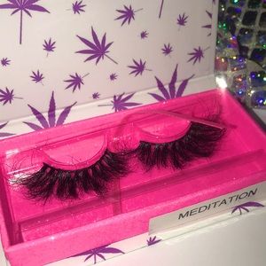 “Meditation “ Fluffy Mink Eyelashes